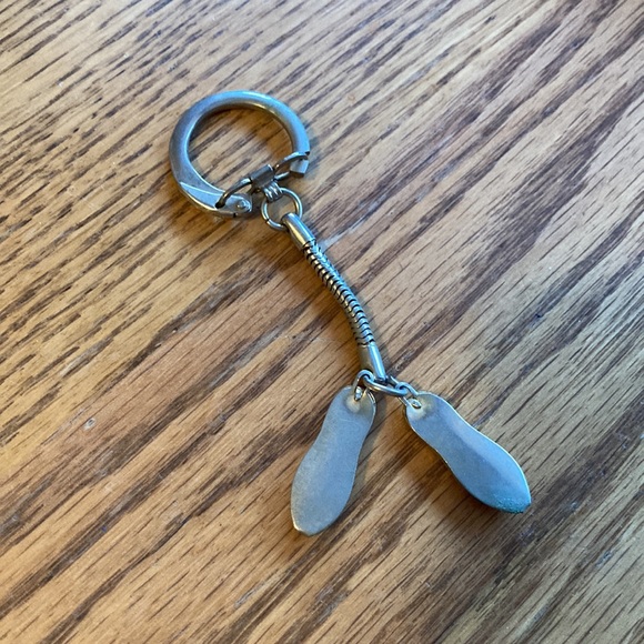 Vintage ballet slipper keychain - Picture 2 of 7